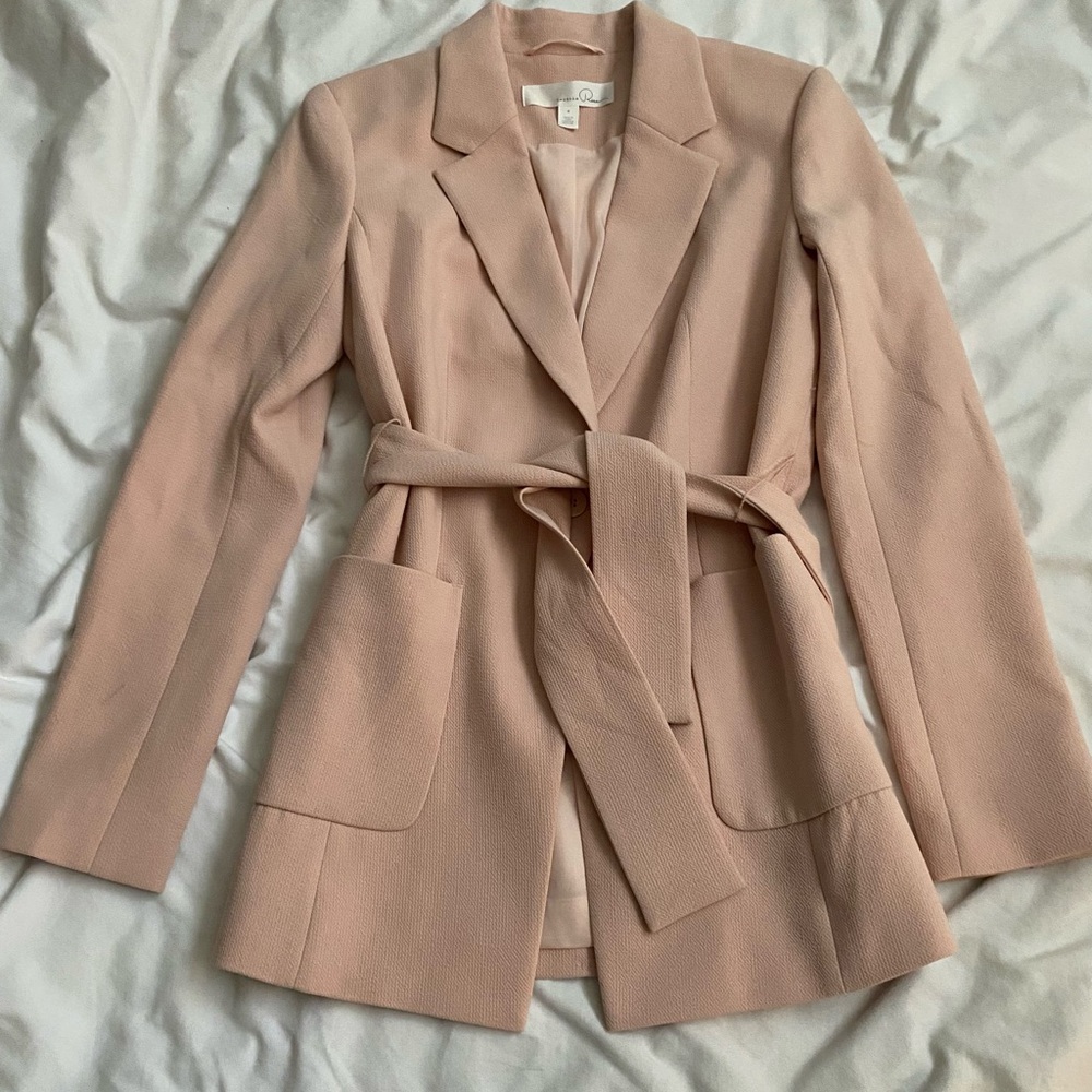 Elegant Women's Blazer in Soft Pink